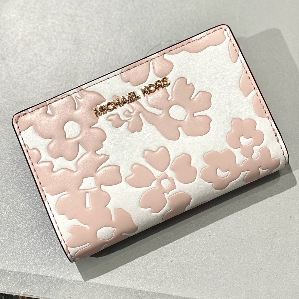 Michael Kors Jet Set Medium Floral Print Bi-Fold Wallet - Picture 10 of 12